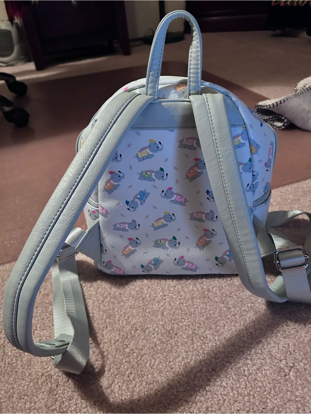 Loungefly pastel blue Dumbo mini backpack - Picture 4 of 4